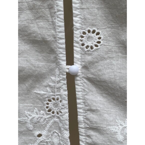 Lipslide White Embroidered cut-outs blouse buttons at back 100% cotton size M - Picture 4 of 8